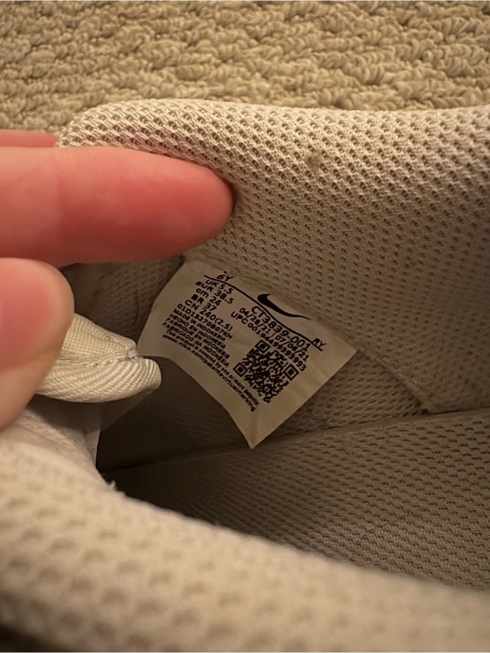 Nike Kids Light Gray/Green and White Low-Top Sneakers